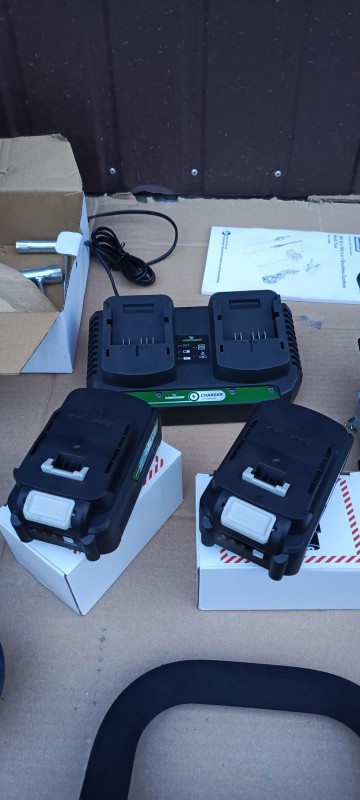 Akumulatorowe urządzenie wielofunkcyjne