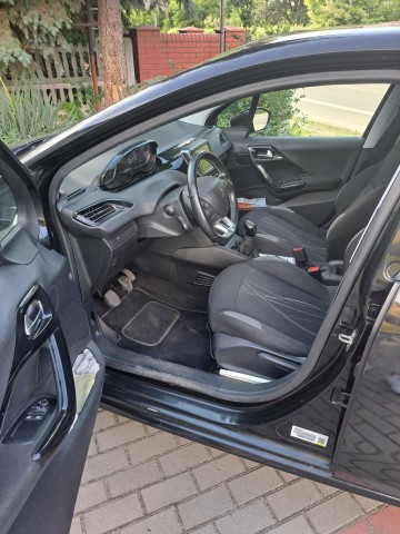 208 - 1,6 HDI, 4 drzwi - 2017 - klimatyzacja , przeb. 187tyś