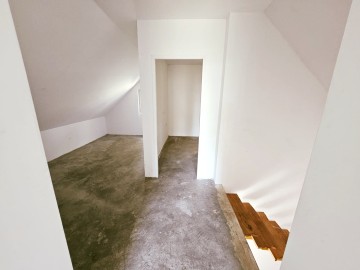 Ślesin &ndash; Domek letniskowy z widokiem na jezioro