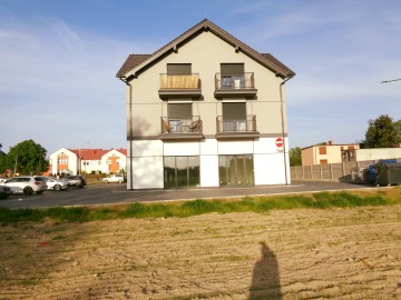 ŚLESIN &ndash; NOWE LOKALE HANDLOWO-USŁUGOWE