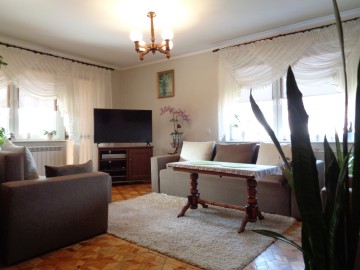 Gmina Ślesin &ndash; Dom jednorodzinny wśr&oacute;d jezior