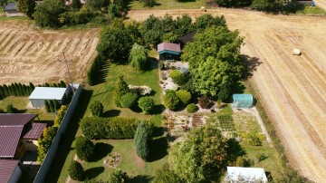 Działka z domkami letniskowymi