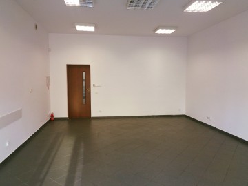 Ślesin - Lokal handlowo-usługowy
