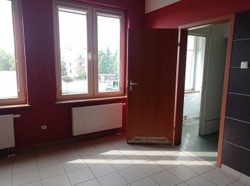 Lokal 30m2 centrum Chorznia