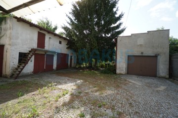 Sprzedam dom w centrum Ślesina + działka 2812m2