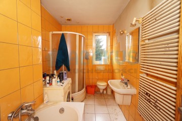 Sprzedam dom w centrum Ślesina + działka 2812m2