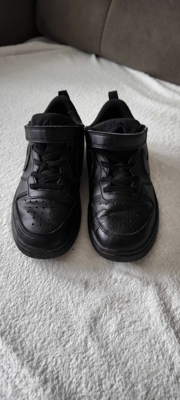 Sprzedam  buty Next chłopięce czarne rozmiar 33.5.