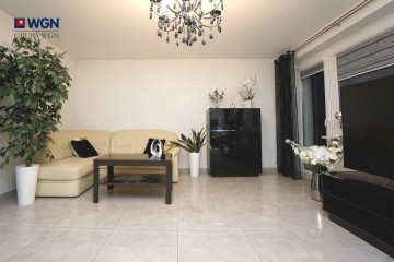 7 piętro - wysoki standard - gotowe do zamieszkania.