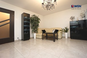 7 piętro - wysoki standard - gotowe do zamieszkania.