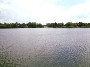 Jezioro Ślesińskie &ndash; Obiekt Rekreacyjny z Małą Gastronomią