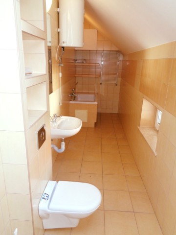 WYNAJMĘ MIESZKANIE W CENTRUM ŚLESINA