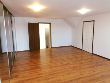 WYNAJMĘ MIESZKANIE W CENTRUM ŚLESINA