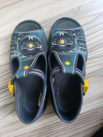Kapcie, buciki Befado, r. 24