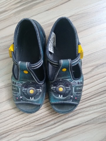 Kapcie, buciki Befado, r. 24
