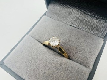 Złoty pierścionek Próba 585 Waga: 1.89 g