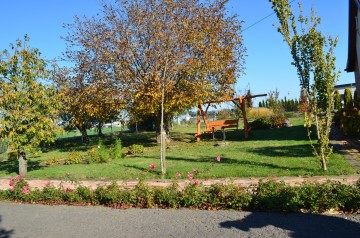 Dom z garażem i budynkiem gospodarczym na sprzedaż w Leśnicy