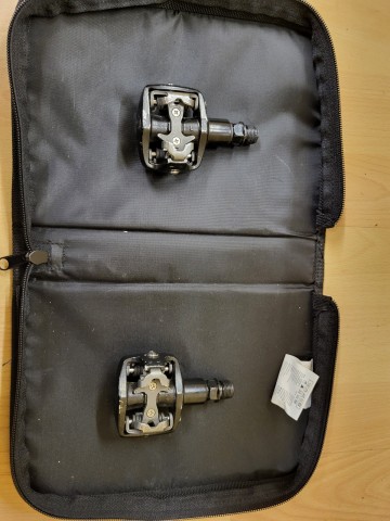 Sprzedam pedały i nakładki.