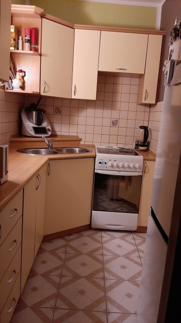 Sprzedam mieszkanie 2-pokojowe nowa cena 225,000