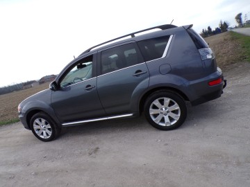 MITSUBISHI OUTLANDER 2.2 DIESEL Z NIEMIEC