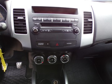 MITSUBISHI OUTLANDER 2.2 DIESEL Z NIEMIEC