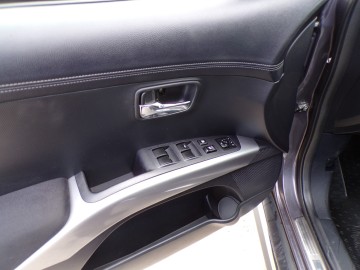 MITSUBISHI OUTLANDER 2.2 DIESEL Z NIEMIEC