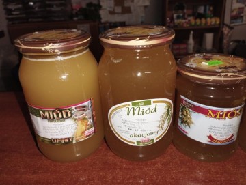 Sprzedaż naturalnych miod&oacute;w z własnej pasieki