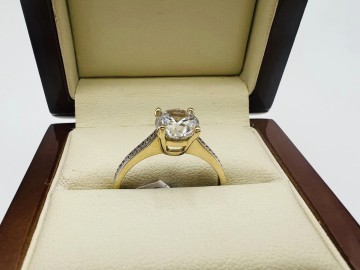 Złoty pierścionek  Pr&oacute;ba 585  Waga: 2.93 g Centrum shop skup