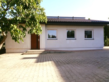 ŚLESIN &ndash; LOKAL USŁUGOWY NA WYNAJEM