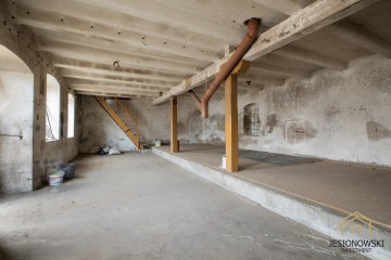 Sprzedam dom + obiekt pod usługi ŚLESIN