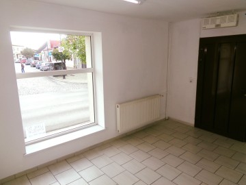 Ślesin - Lokal handlowo-usługowy – przy Rynku