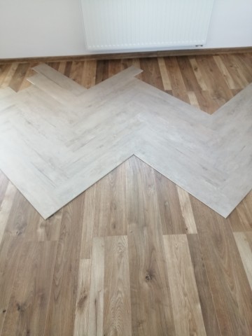 Montaż podł&oacute;g