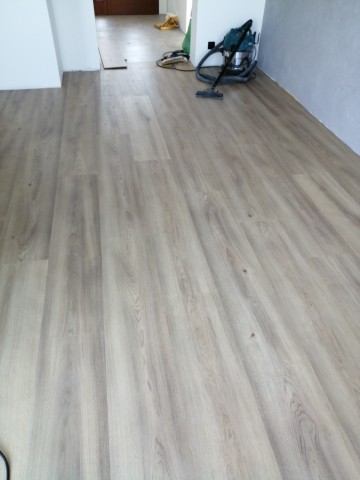 Montaż podł&oacute;g