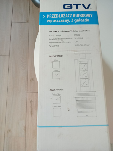 Nowy przedłużacz biurkowy