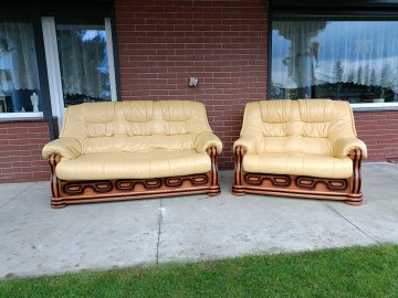 Sprzedam dwie sofy 2,3 ze sk&oacute;ry