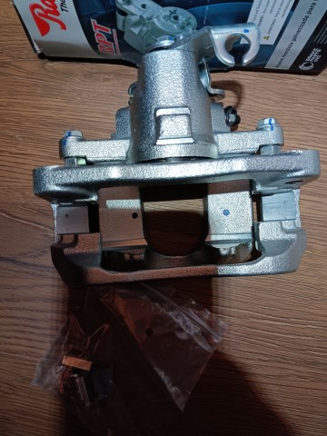 ZACISK HAMULCOWY CHRYSLER TOWN&COUNTRY DODGE GC 08-16 R