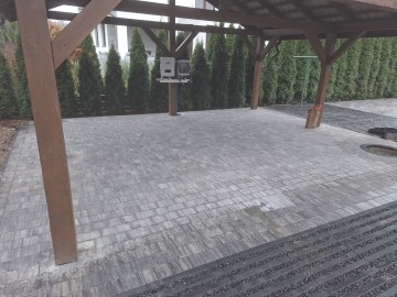 Układanie kostki brukowej