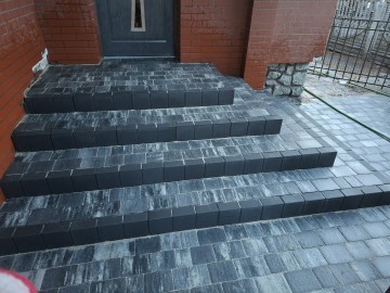 Układanie kostki brukowej