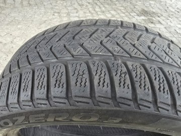 Sprzedam 4 opony zimowe Pirelli 225/45/17