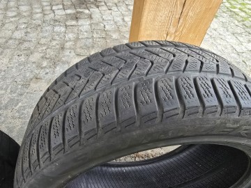 Sprzedam 4 opony zimowe Pirelli 225/45/17
