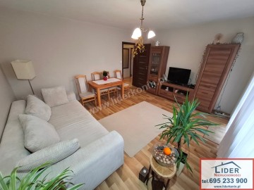 Sprzedam mieszkanie 4-pokojowe z garażem