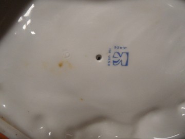 Figurka porcelanowa Kobieta i wr&oacute;żka cyganka, Korosten, USR