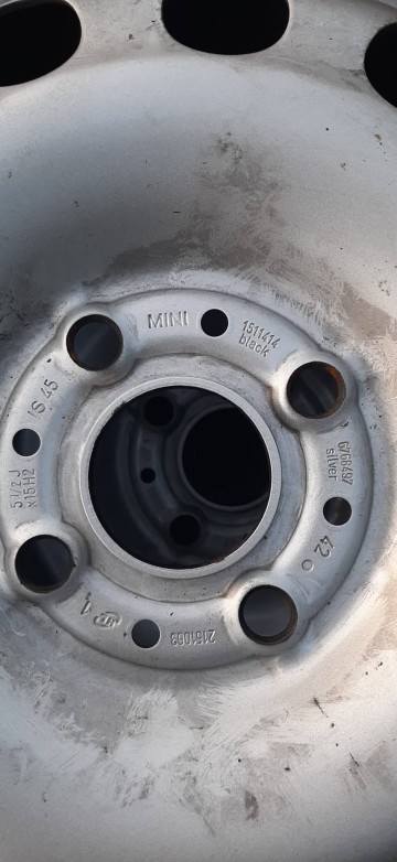 Sprzedam komplet k&oacute;ł zimowych 175/65 R15 /389 zł kpl/