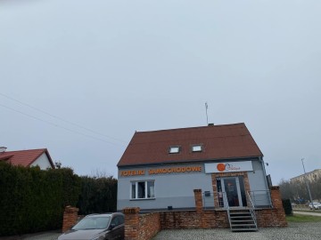 Sprzedam lokal pod usługi - KONIN