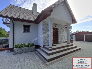 CAŁOROCZNY DOM PRZY JEZIORZE – NIEDŹWIADY MAŁE (GM. ŚLESIN)