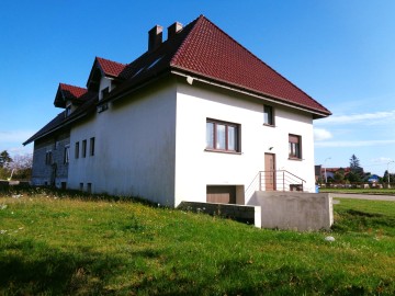 Budynek handlowo/usługowy z częścią mieszkalną