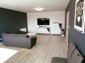 Budynek handlowo/usługowy z częścią mieszkalną