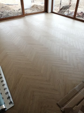 Montaż podł&oacute;g