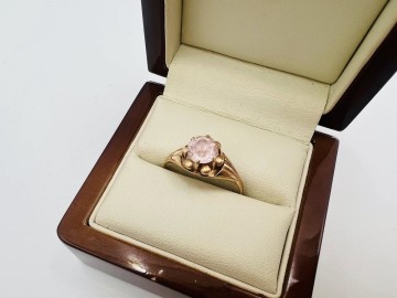 Złoty pierścionek Próba 585 Waga: 3.95 g