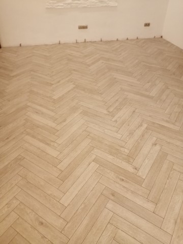 Montaż podł&oacute;g