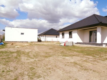 Okolice Ślesina &ndash; Domy Deweloperskie z Garażem